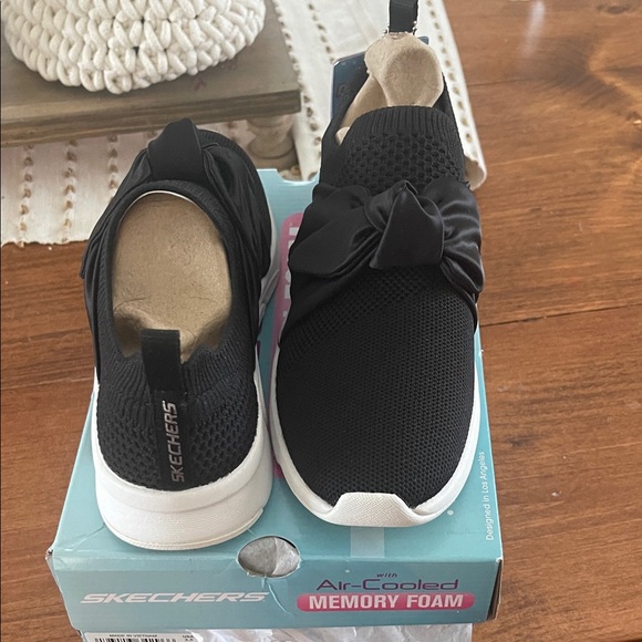 Skechers Black Bow Slip-On Shoes - Picture 1 of 5